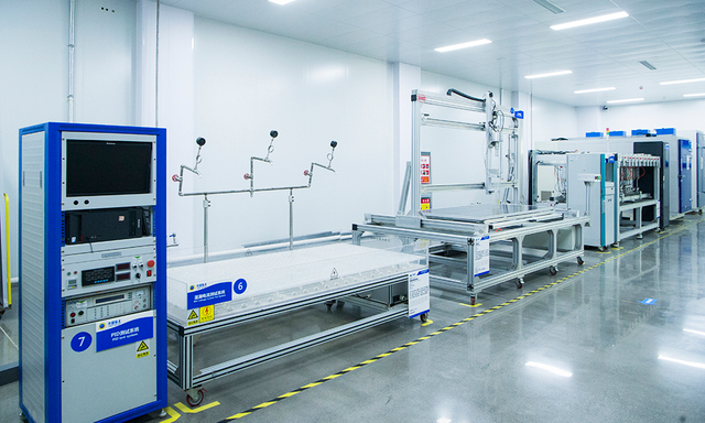 Línea de producción fotovoltaica (4)