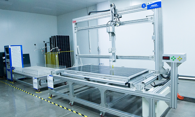 Línea de producción fotovoltaica (2)