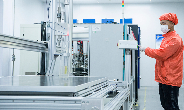 Línea de producción fotovoltaica (6)