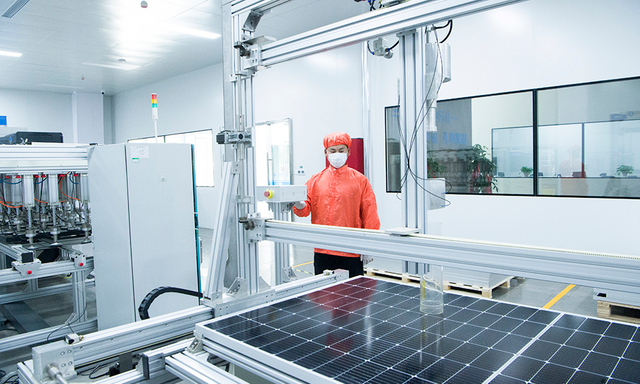 Línea de producción fotovoltaica (7)